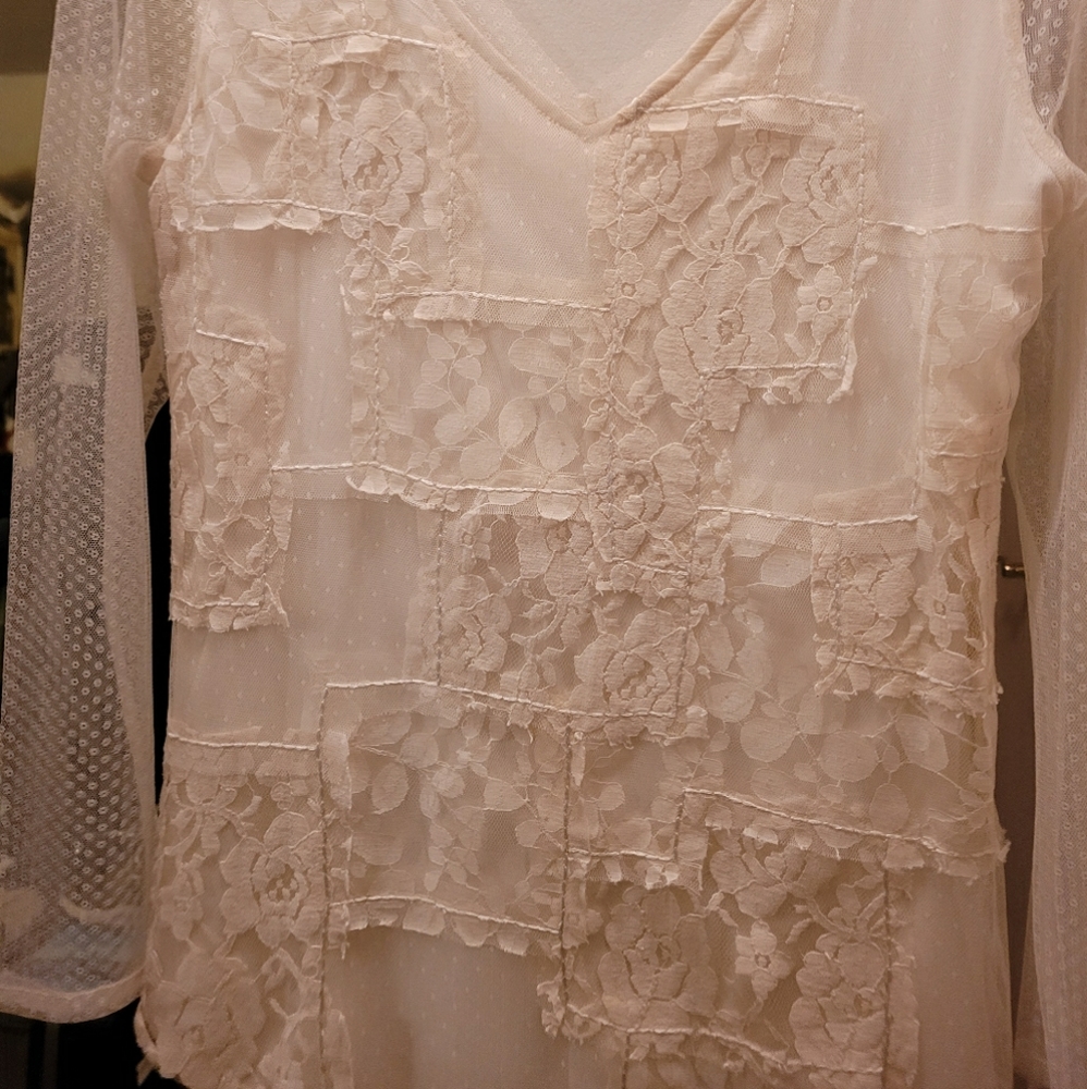 Sundance Long sheer sleeve top